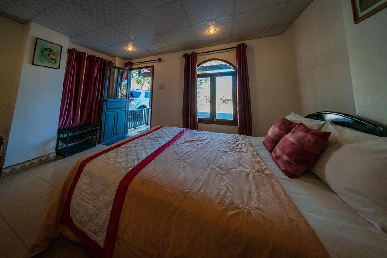 Ven Ven Hotel Ho Coc Bagian luar foto