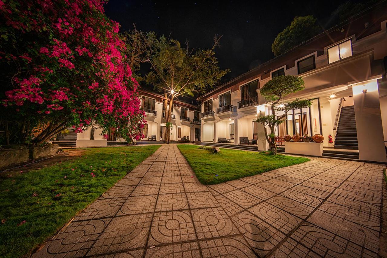 Ven Ven Hotel Ho Coc Bagian luar foto